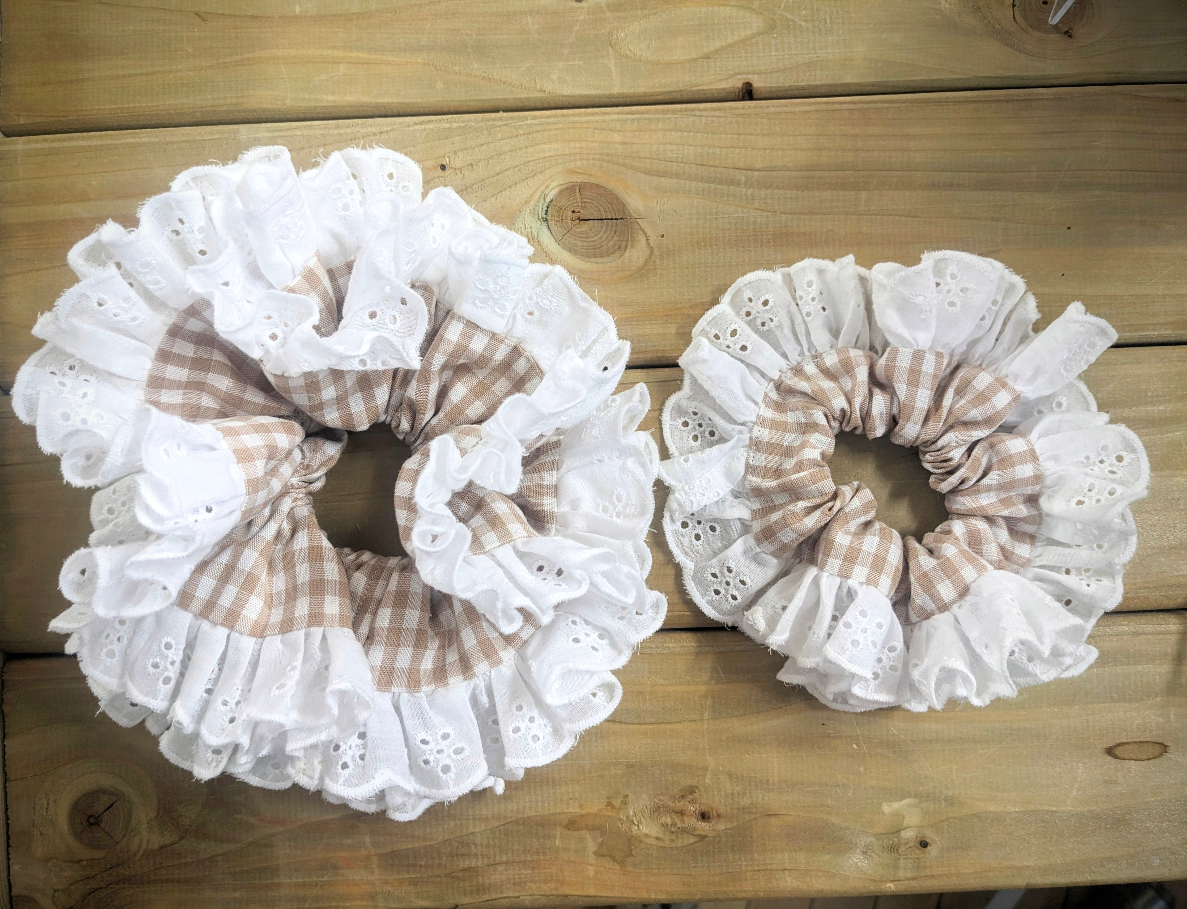 Ruffle Scrunchie - Beige Gingham (Regular)
