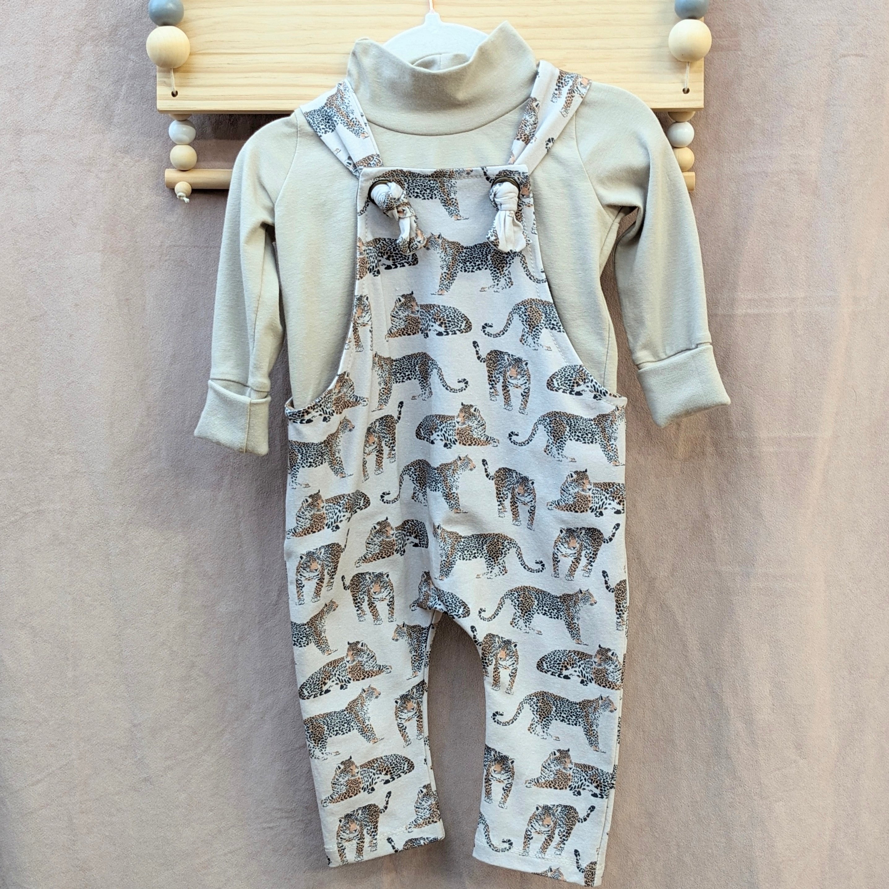 Dungarees Set - Minimalistic Leopard